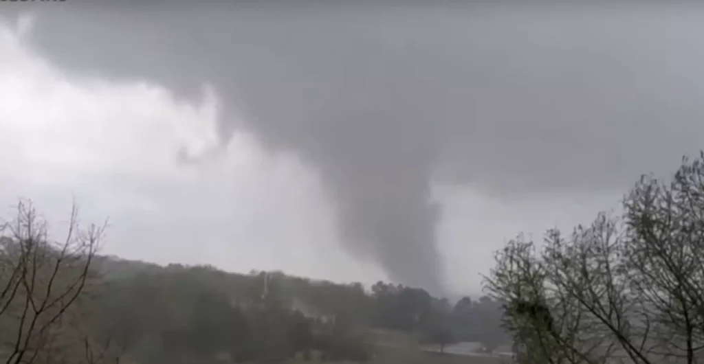 ΗΠΑ: Δύο νεκροί και πάνω από 20 τραυματίες από ανεμοστρόβιλο στο Λιτλ Ροκ