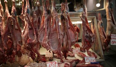 «Τσούζουν» οι φετινές τιμές για το πασχαλινό τραπέζι – Πόσο θα κοστίσει το κρέας (βίντεο)