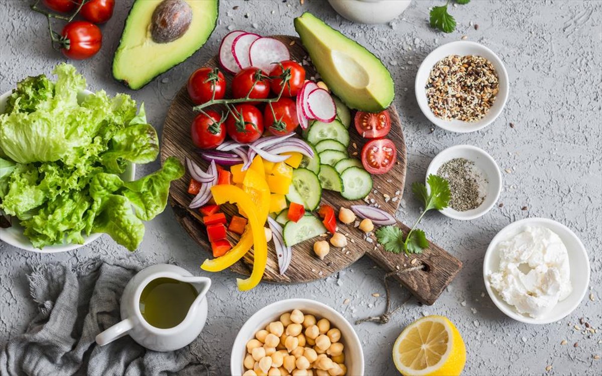 Χορτοφαγική διατροφή: Τα οφέλη και οι κίνδυνοι που πρέπει να γνωρίζετε