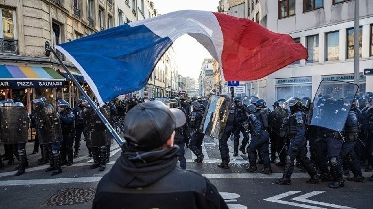 Η Γαλλία ετοιμάζεται για άλλη μια εβδομάδα απεργιών για το συνταξιοδοτικό