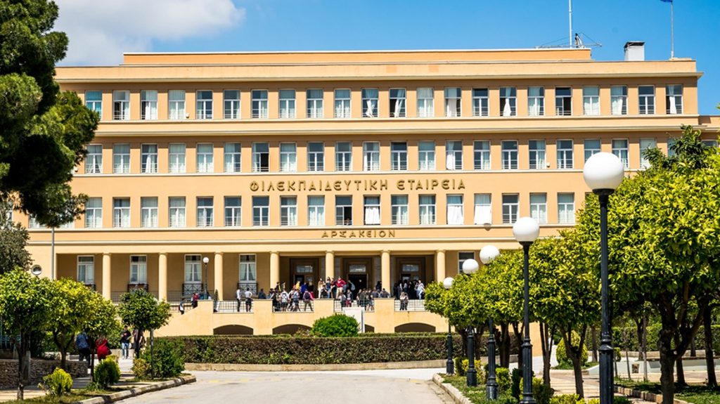 Μητέρα μαθήτριας χαρακτηρίζει «συνηθισμένα» τα περιστατικά βίας στο Αρσάκειο!