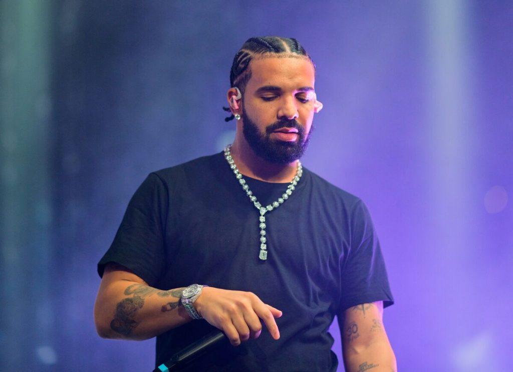 Νέος «κουβάς» για τον Drake: Έχασε 250.000 δολάρια στο στοίχημα (φωτό)