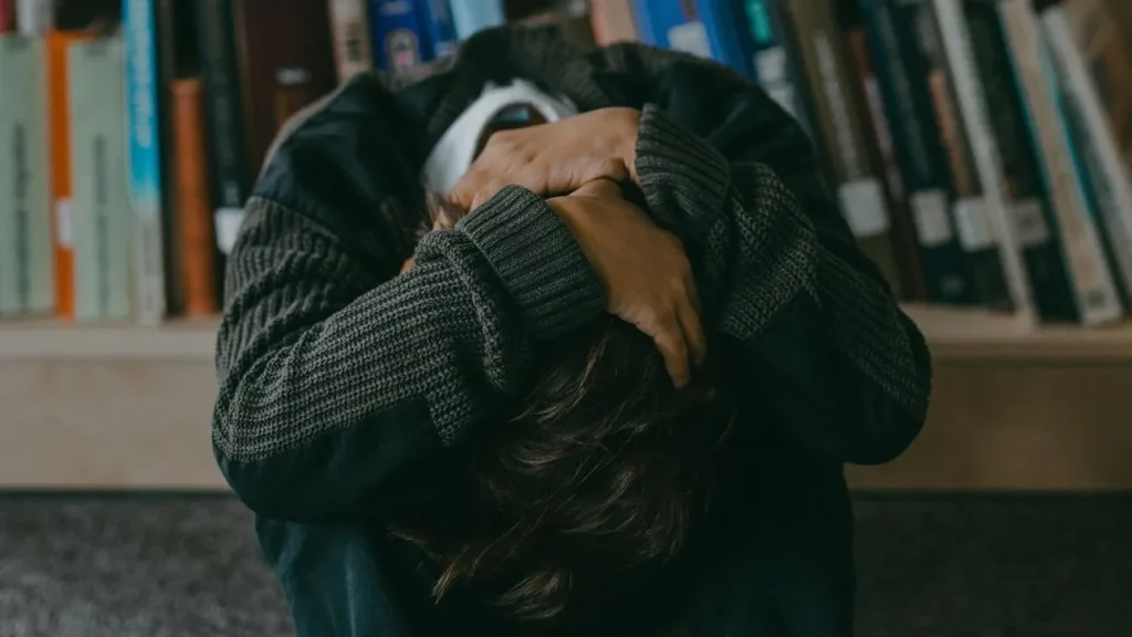 Αρσάκειο: «Πάμε σε πόλεμο, δεν με ενδιαφέρει η συγγνώμη» λέει η μητέρα του 15χρονου που έπεσε θύμα bullying