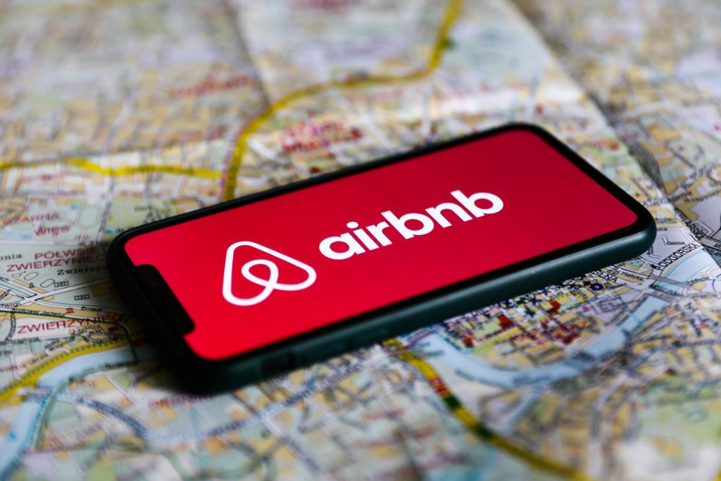 Airbnb: Ο «οκτάλογος» της εφορίας – Τι πρέπει να ξέρουν όσοι διαθέσουν το ακίνητό τους
