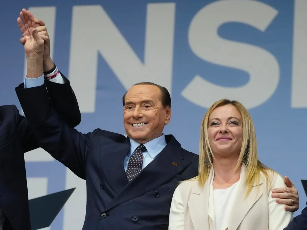Το μήνυμα της Τ.Μελόνι για τον Σ.Μπερλουσκόνι: «Forza Silvio»