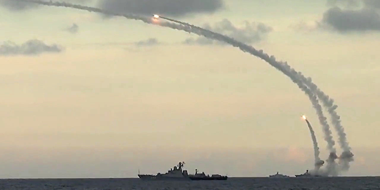 ΕΚΤΑΚΤΟ: Οι Ρώσοι ανακοίνωσαν τον απόπλου 6 πολεμικών πλοίων με cruise βλήματα Kalibr από λιμάνια της Μαύρης Θάλασσας – Έρχεται πυραυλική «θύελλα»