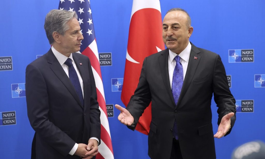 Α.Μπλίνκεν και Μ.Τσαβούσογλου συναντήθηκαν στις Βρυξέλλες – Συζήτησαν για την ένταξη της Σουηδίας στο ΝΑΤΟ και τα F-16