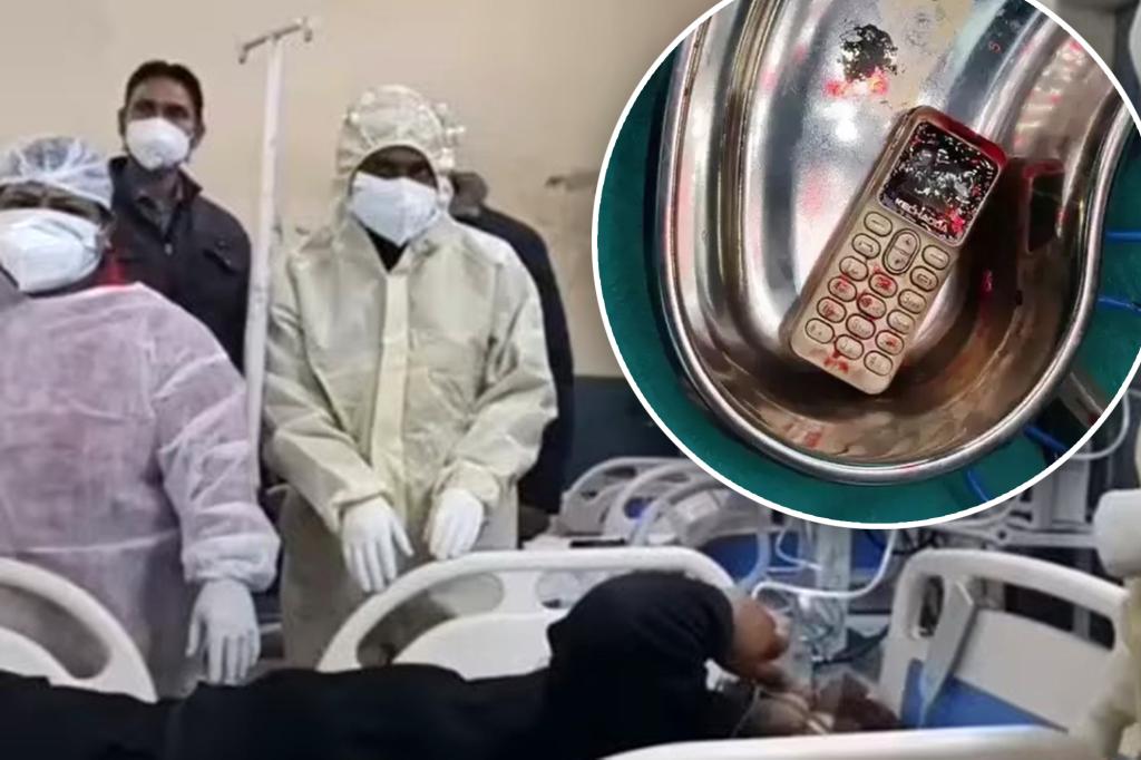 Ινδία: Αφαίρεσαν ολόκληρο κινητό από στομάχι 18χρονης – Για ποιο λόγο το κατάπιε