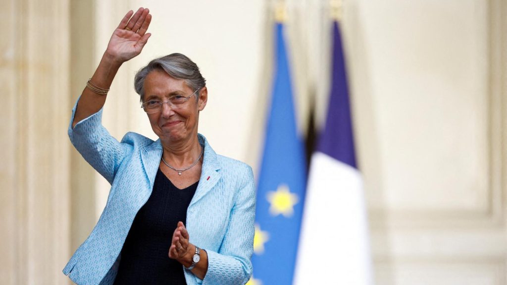 Η πρωθυπουργός της Γαλλίας λέει ότι «η χώρα χρειάζεται “περίοδο επούλωσης”»