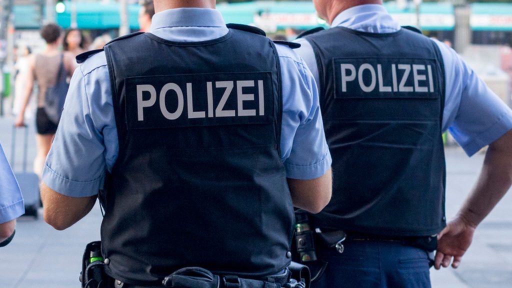 Γερμανία: Επίθεση με μαχαίρι σε 33χρονη στο λεωφορείο μπροστά στα παιδιά της