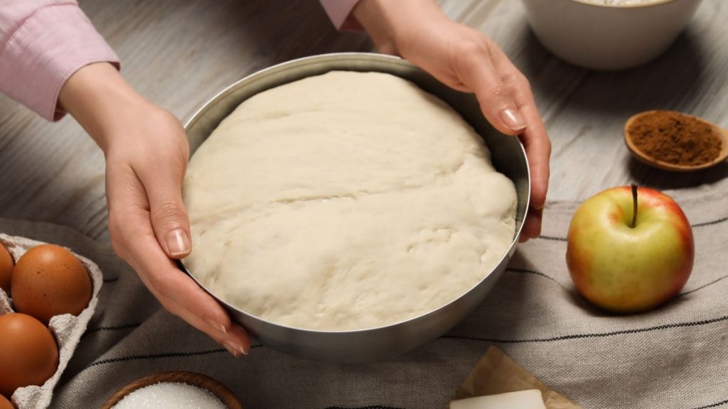 Ποιους κινδύνους μπορεί να κρύβει μια άψητη ζύμη;