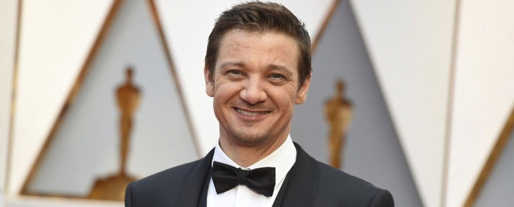 Τζέρεμι Ρένερ: Διασκεδάζει με την οικογένειά του σε λούνα παρκ τρεις μήνες μετά το ατύχημα (βίντεο)