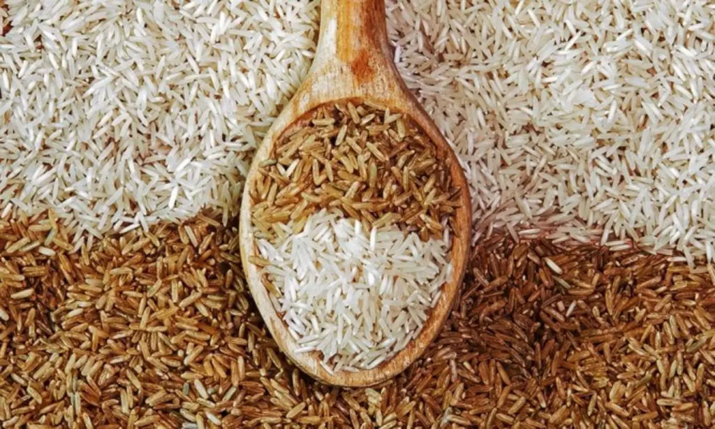 Σε τι διαφέρει το λευκό από το καστανό ρύζι; – Ποιο είναι πιο υγιεινό;