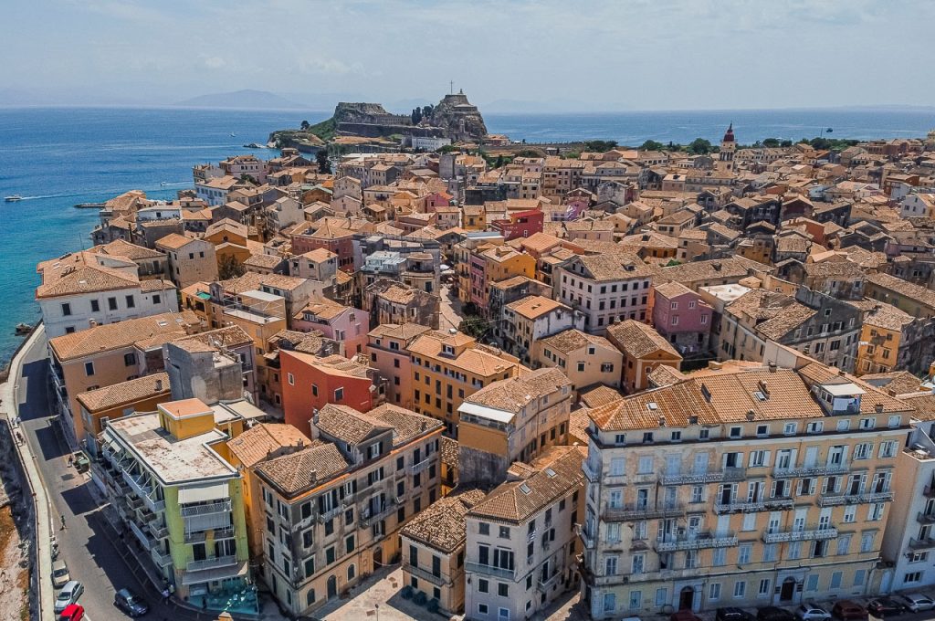 Πάσχα: Aυξημένες οι κρατήσεις σε νησιά και παραδοσιακούς προορισμούς – Οι επιλογές των Ελλήνων