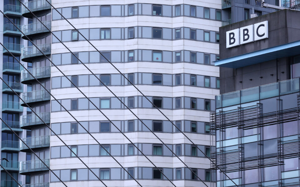 «Κόντρα» του BBC με τον Έλον Μασκ: Το κανάλι παρουσιάζεται πλέον ως «κρατικά χρηματοδοτούμενο» στο Twitter (φωτό)