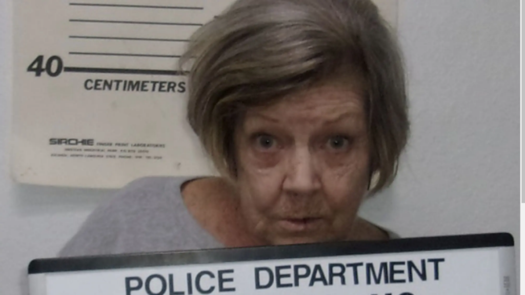 Δεν το βάζει κάτω: Αμερικανίδα 78 ετών συνελήφθη… τρίτη φορά για ληστεία τράπεζας!