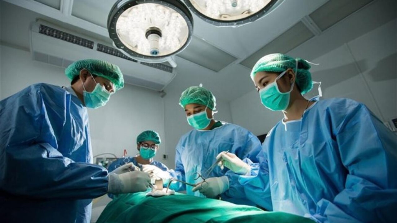 Θεσσαλονίκη: Στο εδώλιο 2 γιατροί – Κατηγορούνται ότι ξέχασαν βελόνα στο σώμα ασθενούς
