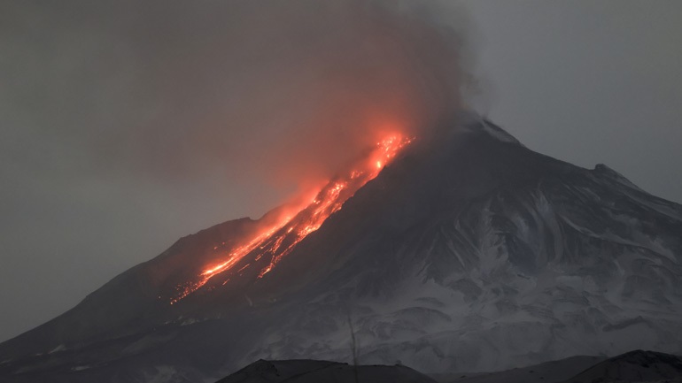 Ρωσία: Έκρηξη στο ηφαίστειο Σιβέλιτς – Απειλεί τις αερομεταφορές