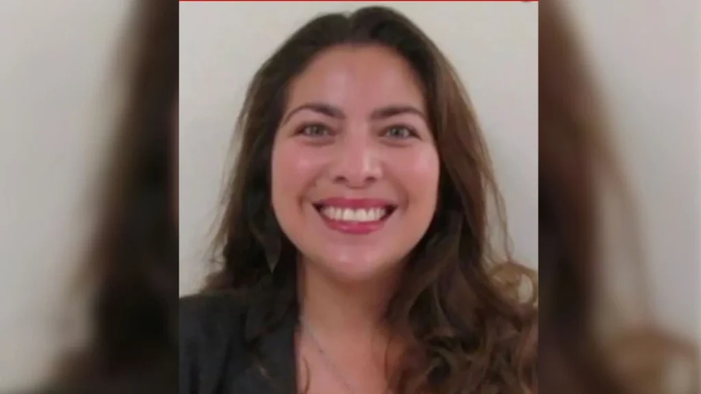 ΗΠΑ: «Ασυγκράτητη» παντρεμένη τηλεφωνήτρια αστυνομικού τμήματος αντάλλασσε ερωτικά μηνύματα με 7 αξιωματικούς