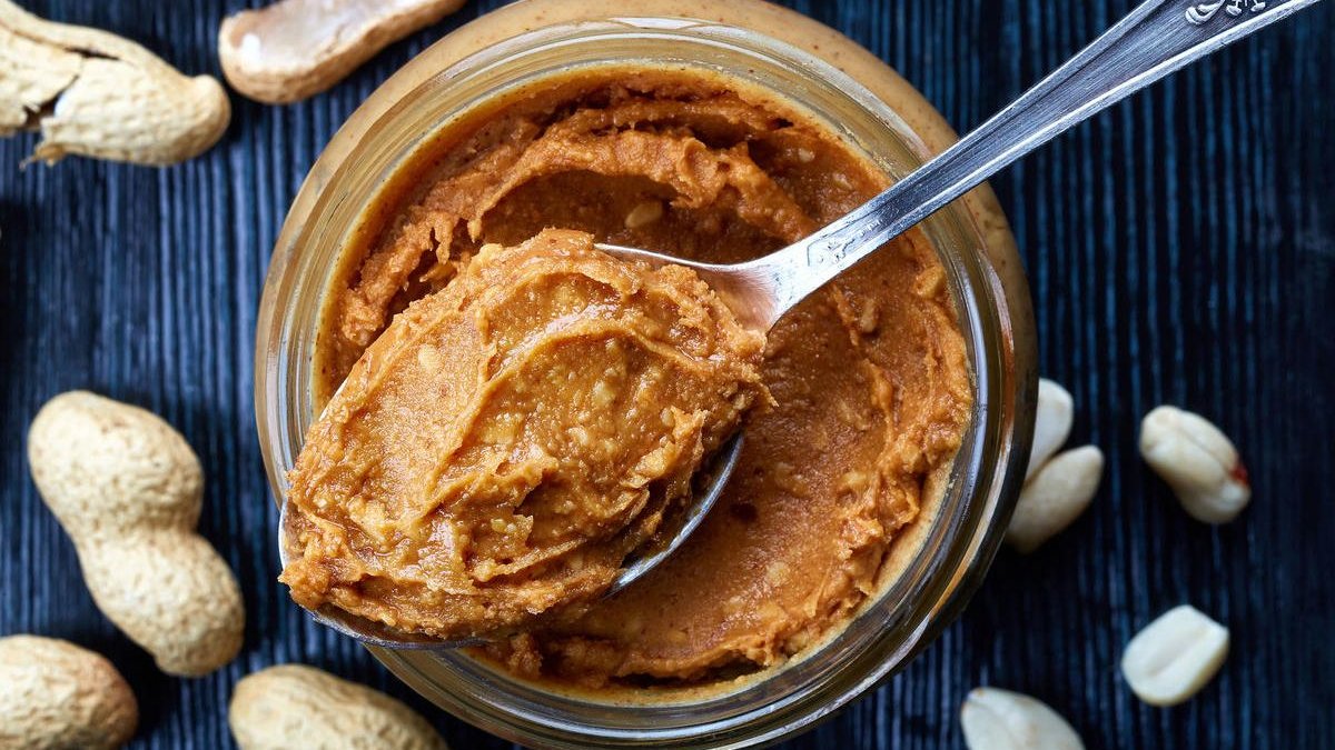 Αξίζει μια θέση στο πιάτο μας: Τα οφέλη που έχει για την υγεία το φυστικοβούτυρο