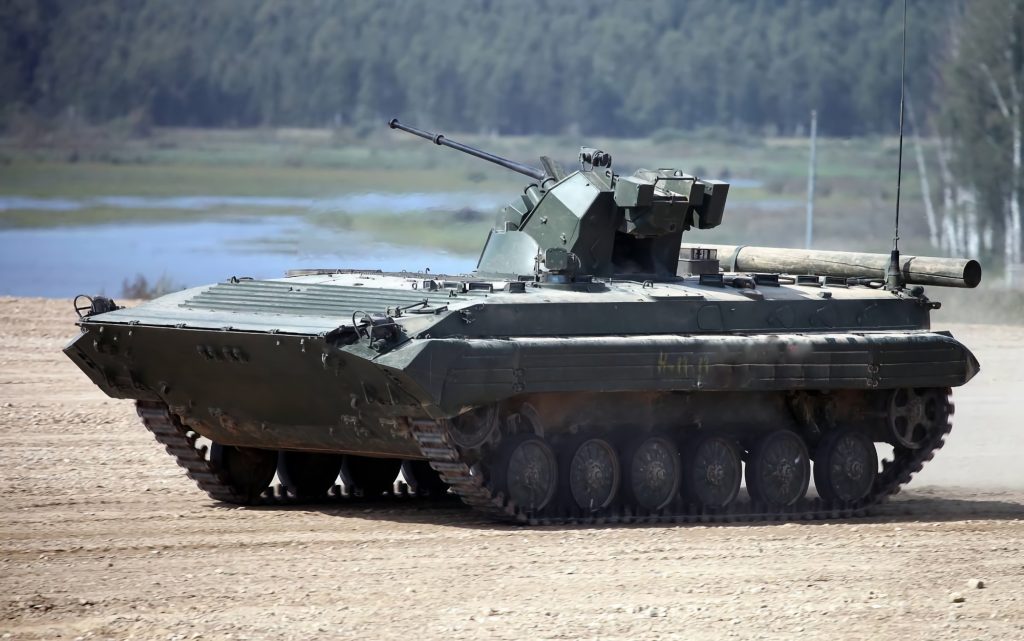 Γεμίζουν με αναβαθμισμένα ΤΟΜΑ BMP-1AM “Basurmanin” οι νέες ρωσικές μονάδες το Ντονμπάς