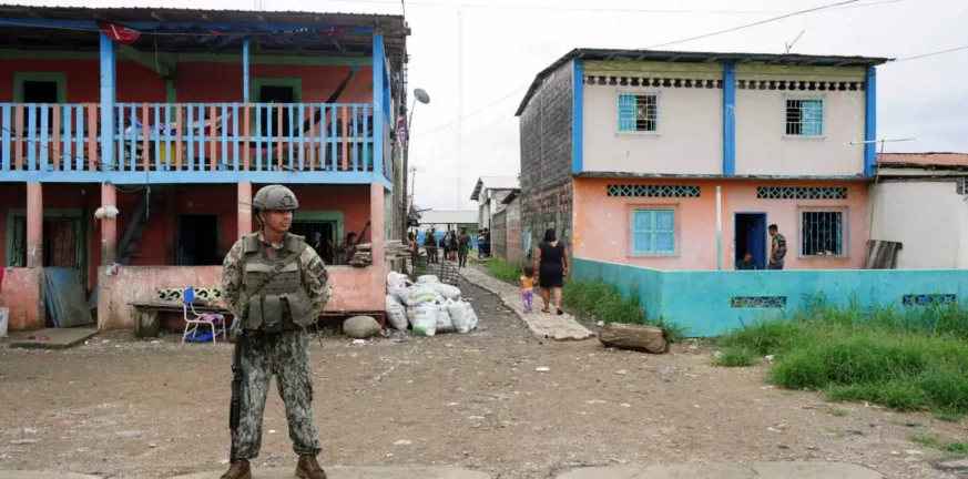 Ισημερινός: 9 νεκροί από επίθεση ενόπλων σε ψαροχώρι κοντά στα σύνορα με την Κολομβία (βίντεο)