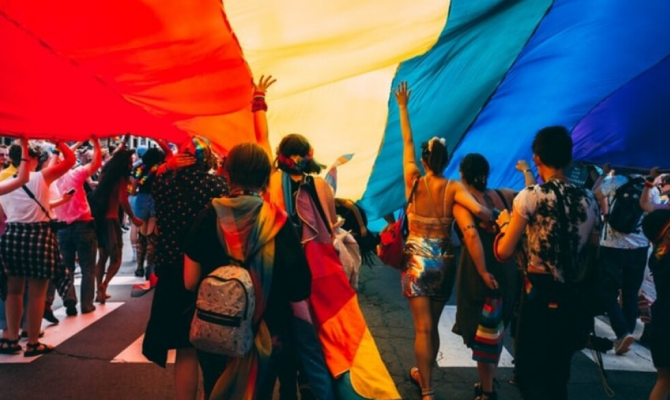 Η Ελλάδα και άλλες 14 χώρες κατά της Ουγγαρίας γιατί ένας νόμος θεωρείται μεροληπτικός κατά των ΛΟΑΤΚΙ