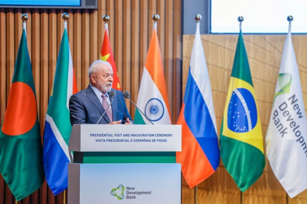 Ραγδαίες εξελίξεις: Ο Λούλα ανακοίνωσε το τέλος του δολαρίου ως συναλλακτικό νόμισμα για τις χώρες BRICS