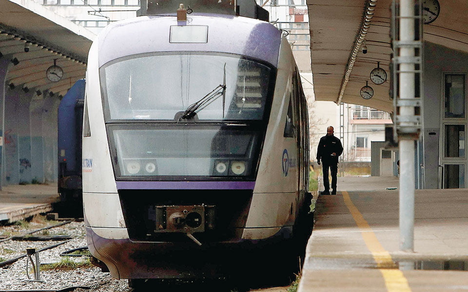 «Στα κάγκελα» οι μηχανοδηγοί λόγω της εξοργιστικής απόφασης του ΟΣΕ να κινηθούν τα τρένα σε μονή γραμμή για 130 χλμ