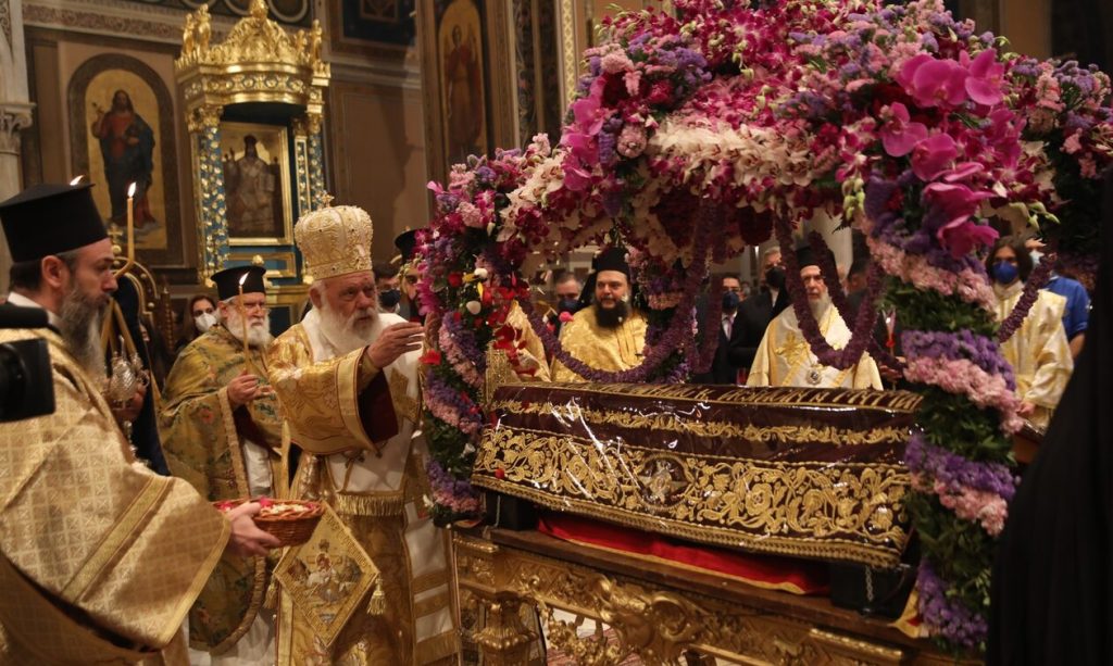 Δείτε ζωντανά την Ακολουθία και την Περιφορά του Επιταφίου της Ιεράς Μητρόπολης Αθηνών