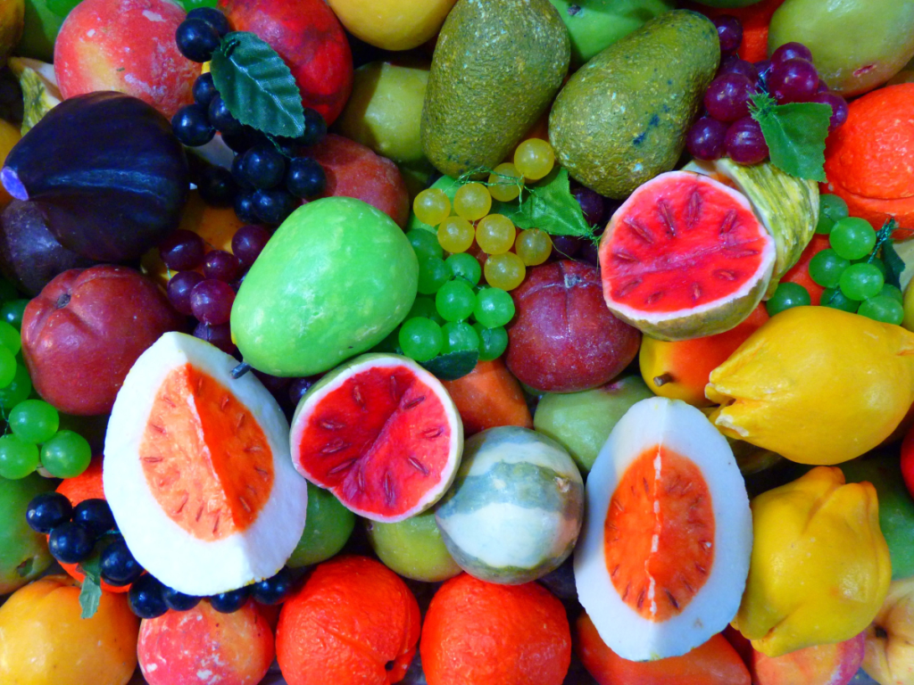 Πασχαλινό τραπέζι: Αυτά είναι τα φρούτα που «ρίχνουν» τη χοληστερίνη