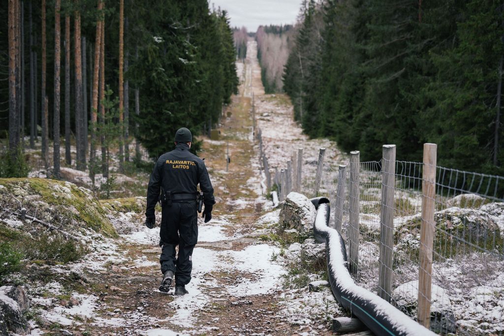 Οι Φινλανδοί κατασκευάζουν φράχτη μήκους  200 χλμ. στα σύνορα  με τη Ρωσία για τους παράνομους μετανάστες