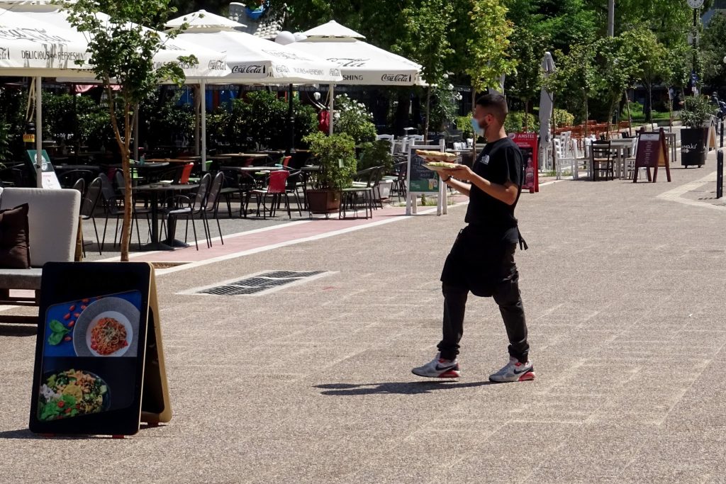 Η καταστροφή της ελληνικής νεολαίας: Στερούνται ακόμα και την κάλυψη βασικών αναγκών