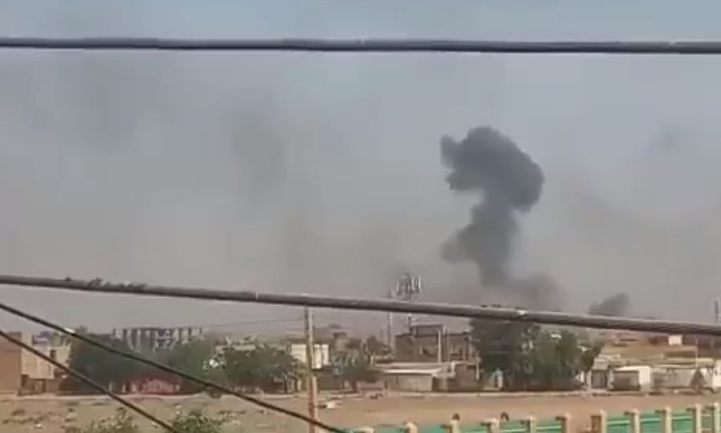 Νέες συγκρούσεις στο Σουδάν: Ο στρατός κατηγορεί την παραστρατιωτική οργάνωση RSF ότι επιτέθηκε σε βάσεις του