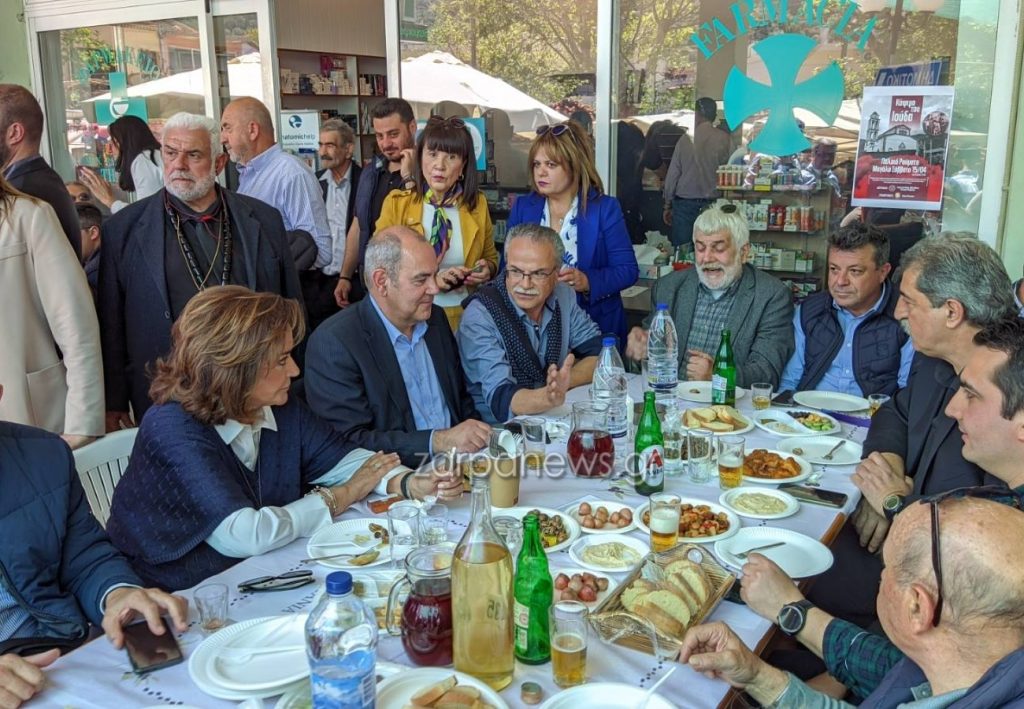 Χανιά: Ντόρα Μπακογιάννη και Παύλος Πολάκης τα πίνουν παρέα στο ίδιο τραπέζι!