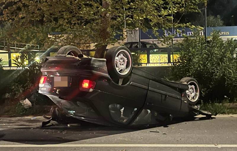 Σοβαρό τροχαίο στην Καλαμάτα: Αυτοκίνητο «ντελεπάρησε» στη νέα είσοδο