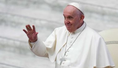 Ο πάπας Φραγκίσκος ευχήθηκε «καλό Πάσχα» σε όλους τους Ορθόδοξους
