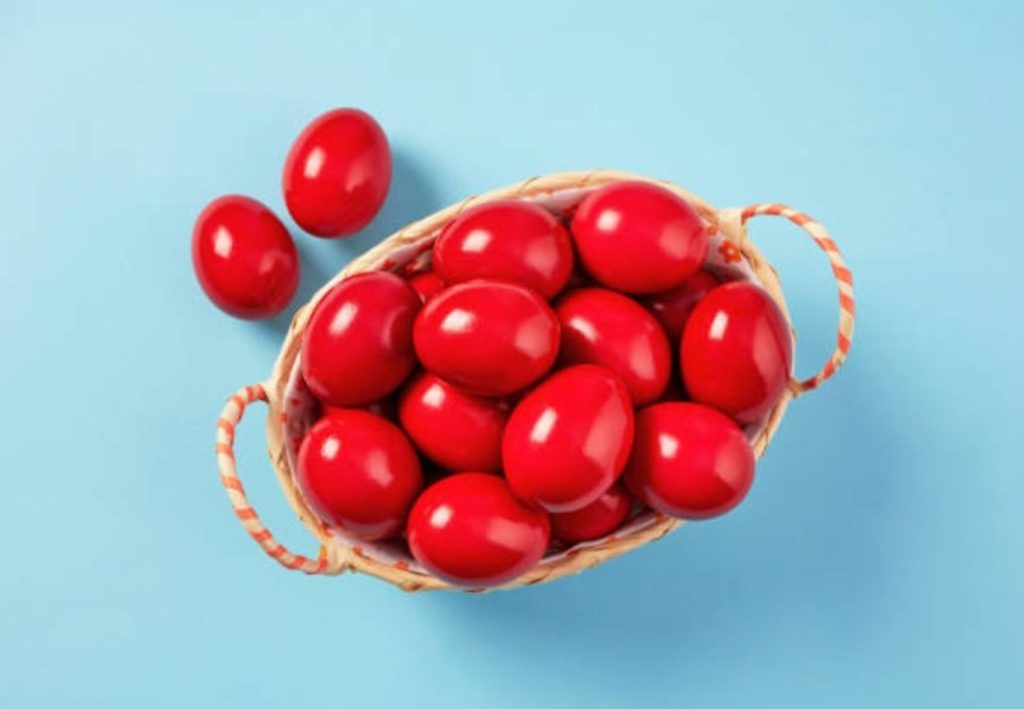 Σας περίσσεψαν κόκκινα αυγά από το Πάσχα; – Δείτε τι μπορείτε να τα κάνετε