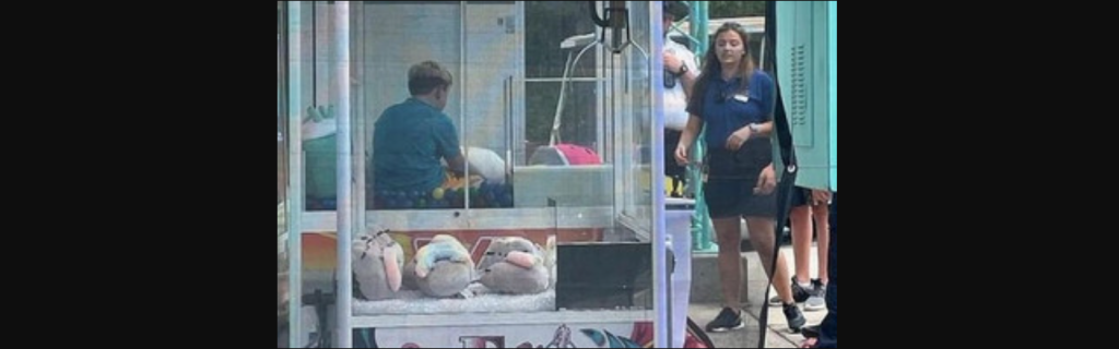 ΗΠΑ: Παιδί παγιδεύτηκε μέσα σε «δαγκάνα» παιχνιδιών (φωτο)