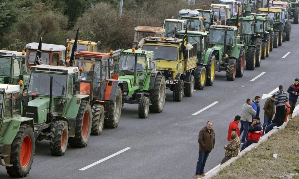 Θεσσαλία: Οι αγρότες προχωρούν σε συγκεντρώσεις και συλλαλητήρια με τα τρακτέρ – Τα αιτήματά τους
