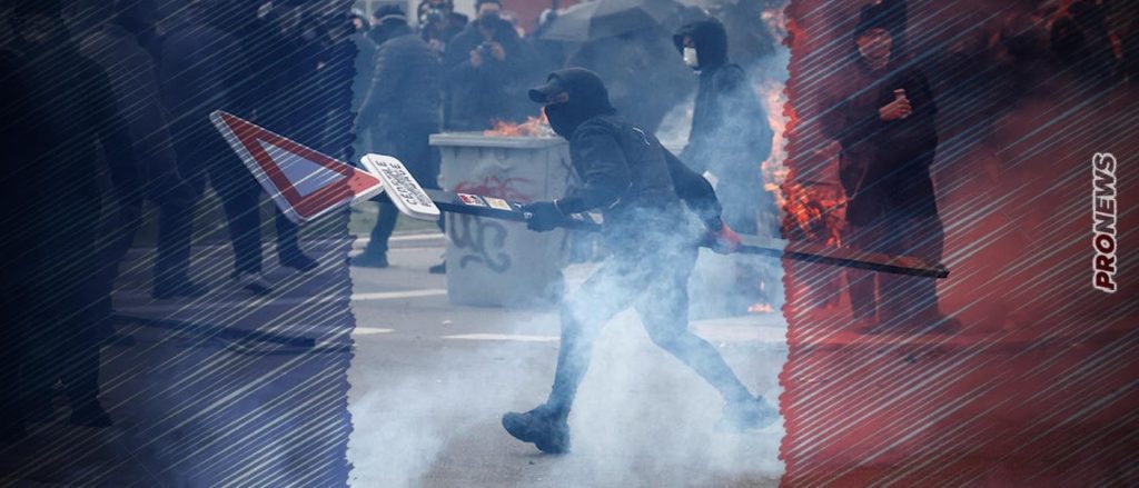 Σκηνές χάους στη Γαλλία: Διαδηλωτές εισέβαλαν στο Χρηματιστήριο στο Παρίσι (βίντεο)