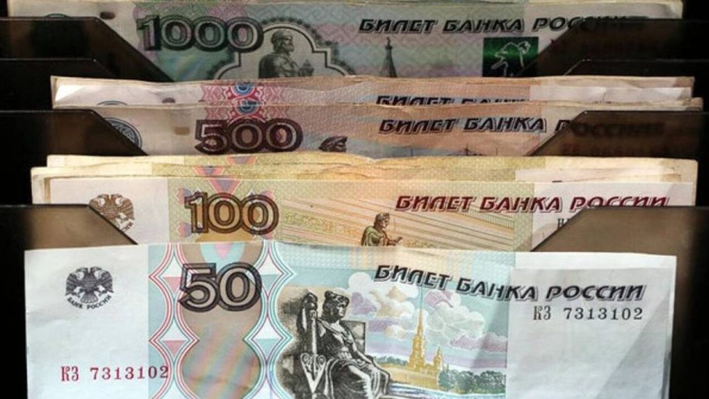 Το οικονομικό «τρικ» που θα κάνει την ρωσική οικονομία να χρησιμοποιήσει τα κεφάλαια που έχει δεσμεύσει η Δύση