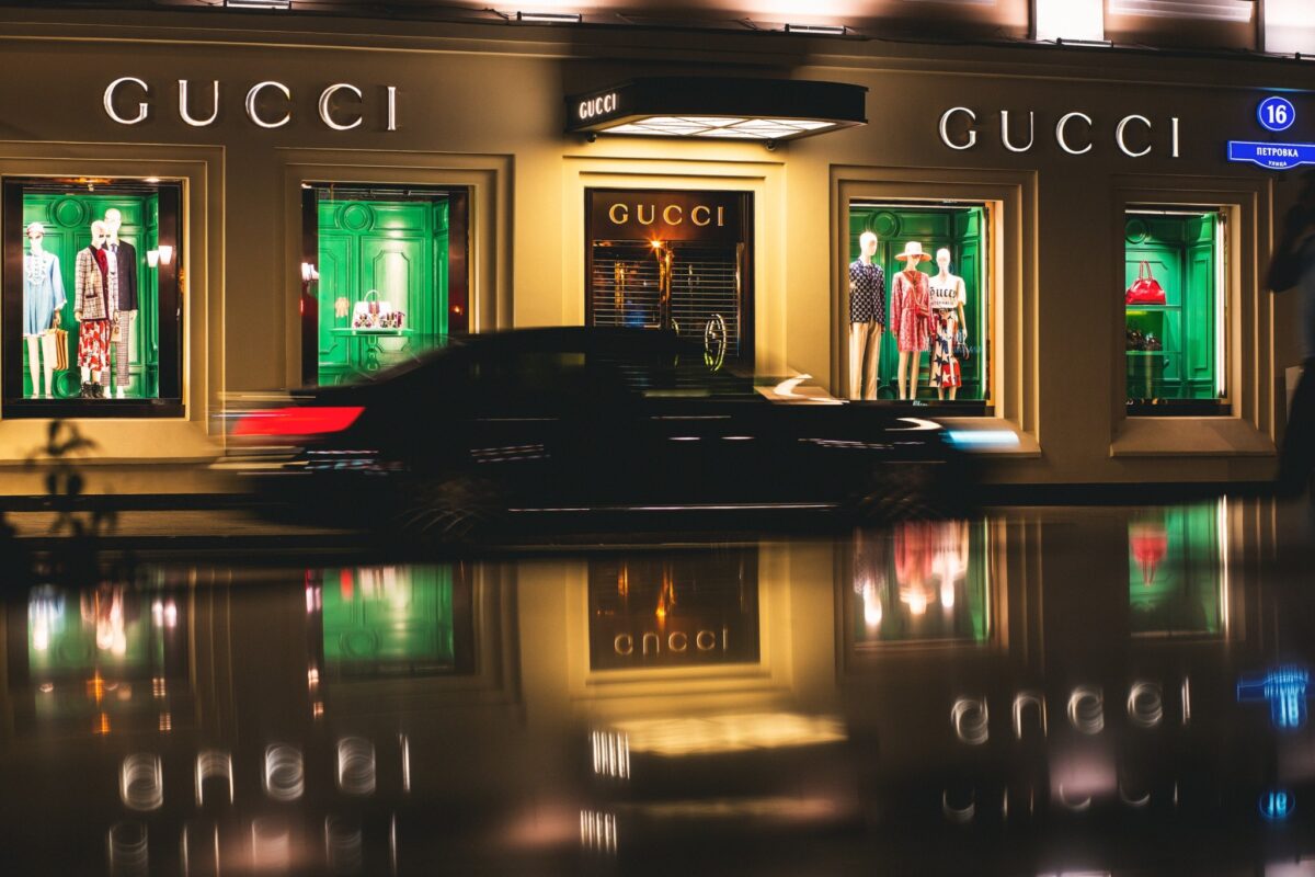 Έφοδος της Κομισιόν στις εγκαταστάσεις της Gucci για ύποπτες πρακτικές