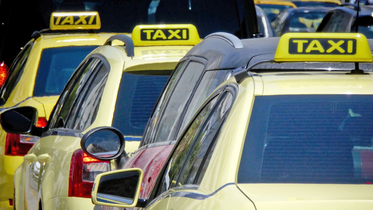 Θύμα άγριας επίθεσης και ληστείας έπεσε 46χρονος οδηγός ταξί στο Μενίδι