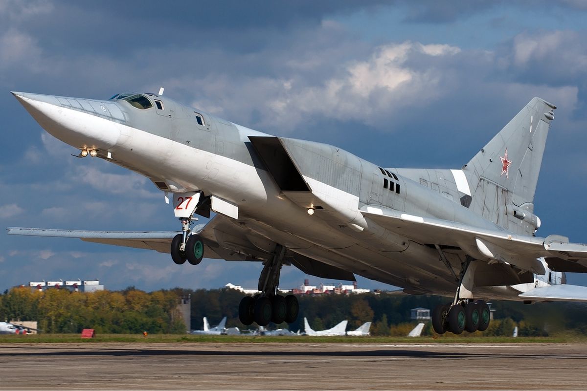 Συναγερμός σε πολλές περιοχές της Ουκρανίας – Ρωσικά βομβαρδιστικά Tu-22 πάνω από τη Μαύρη Θάλασσα