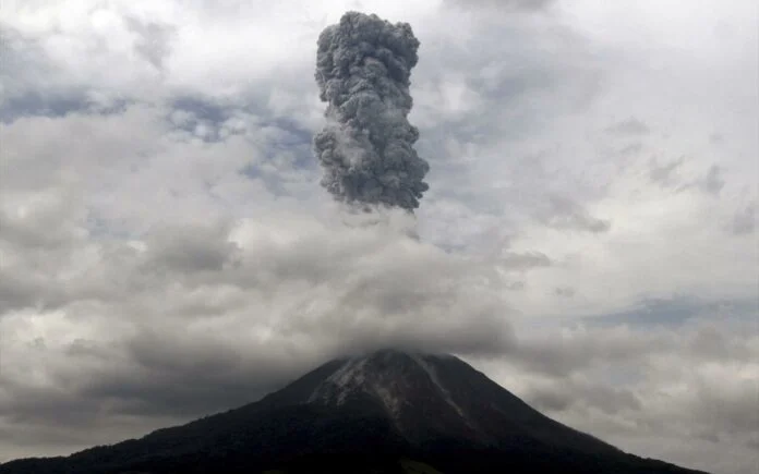 Κόστα Ρίκα: Εξερράγη το ηφαίστειο Ρινκόν ντε λα Βιέχα (βίντεο)