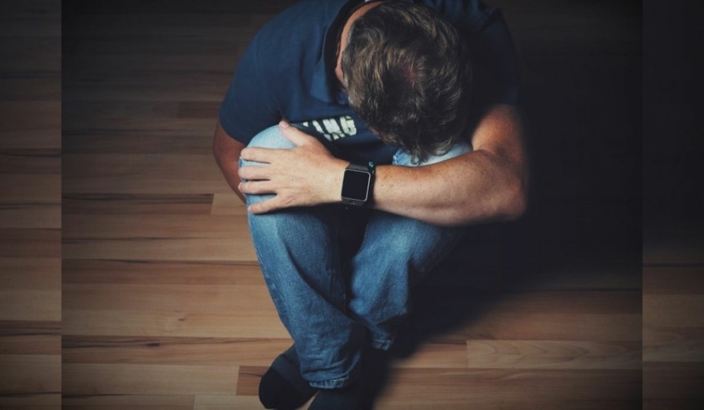Κλινική κατάθλιψη: Τα βασικά συμπτώματα που πρέπει να γνωρίζετε