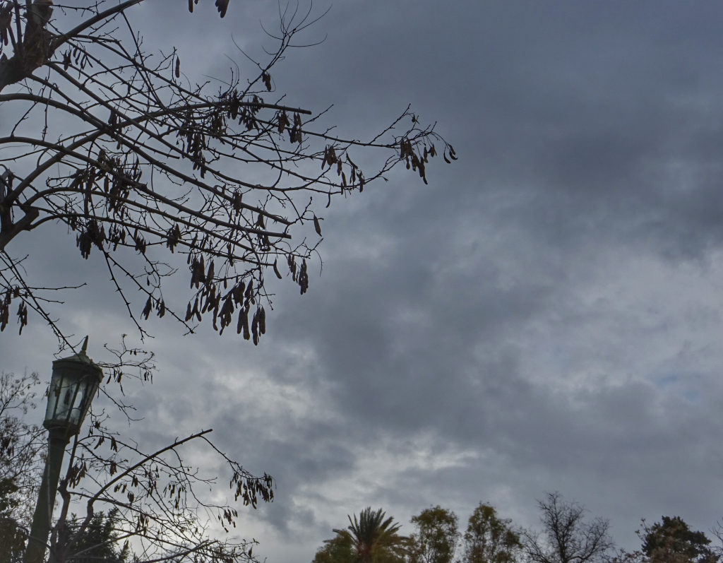 Αίθριος αύριο ο καιρός: Σε ποιες περιοχές αναμένονται βροχές – Η πρόγνωση της ΕΜΥ
