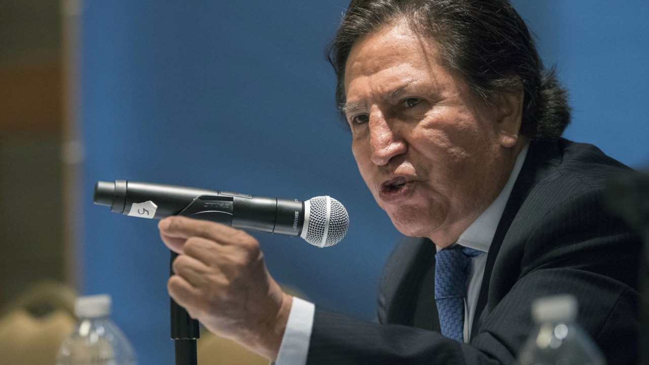 ΗΠΑ: Παραδόθηκε ο πρώην πρόεδρος του Περού Αλεχάντρο Τολέδο ενόψει της έκδοσής του στην πατρίδα του