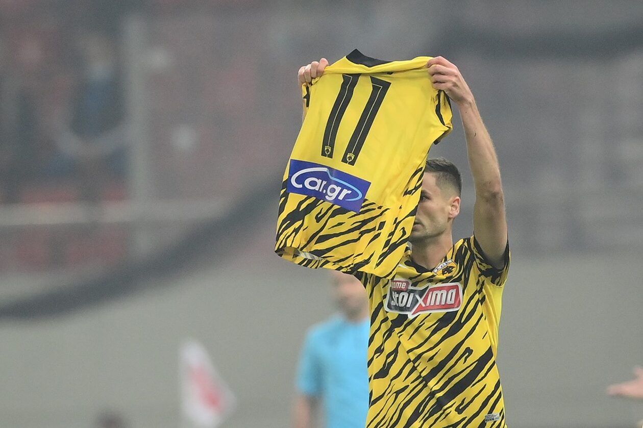 ΑΕΚ: Ο Μ.Γκατσίνοβιτς σκόραρε κόντρα στον Ολυμπιακό και αφιέρωσε το γκολ στον Σ.Αραούχο (φωτό)